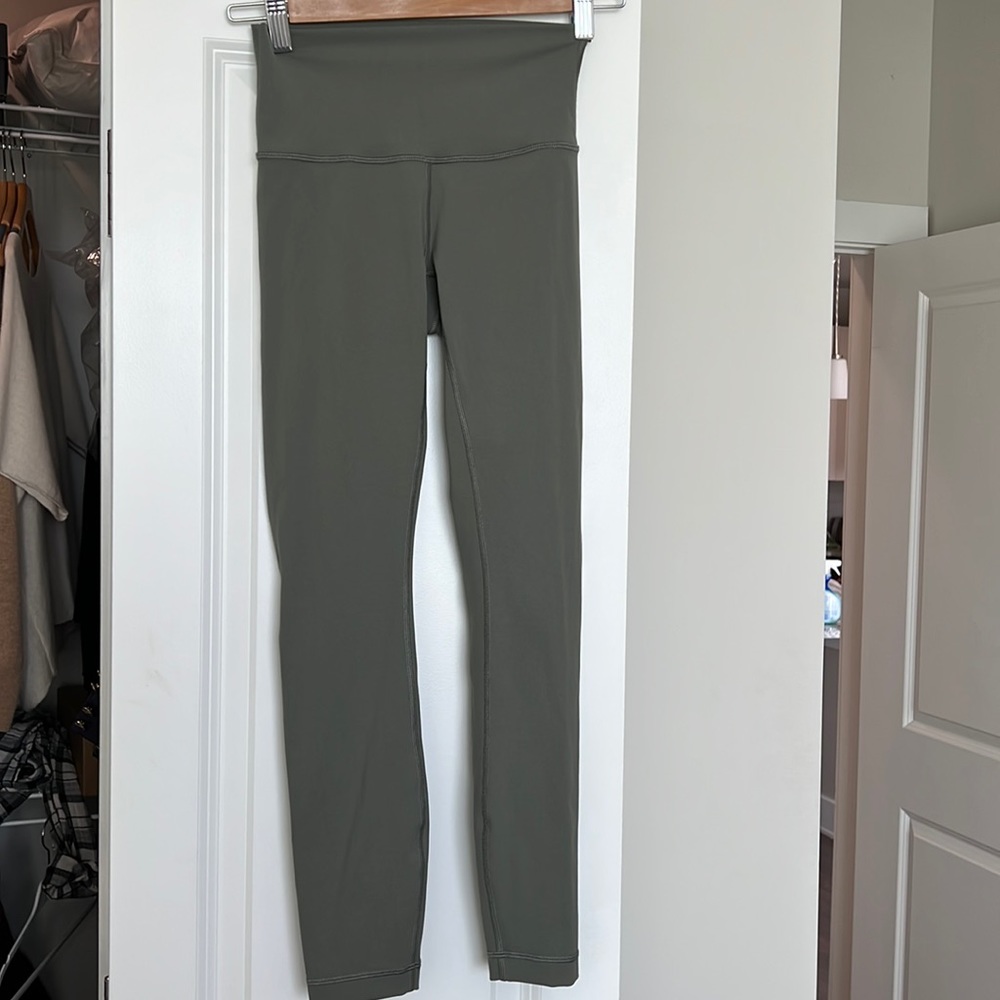 Lululemon wunder under